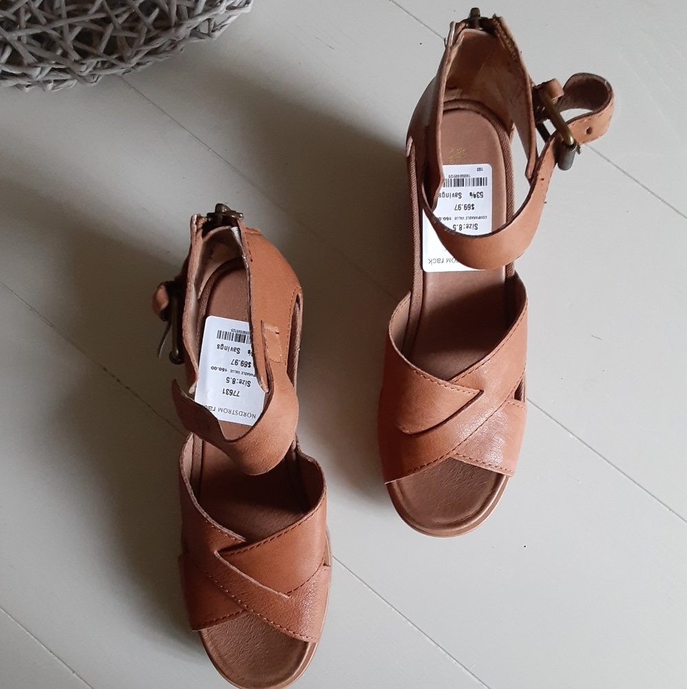 Wedge sandals